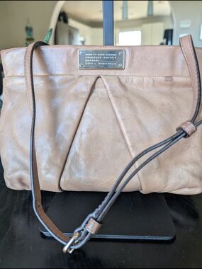 Marc Jacobs Tan Leather Pleated Crossbody